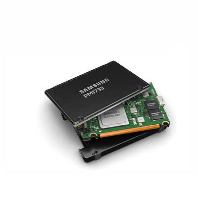 SSD 3.84TB dello SSD interno a 2,5 pollici Samsung PM1733 di PCIe Gen4 X4 NVMe U.2